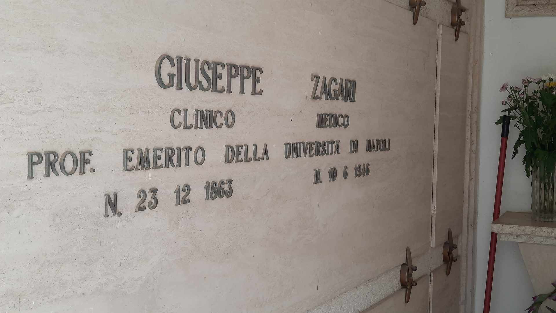 Giuseppe%20Zagari%27s%20tomb%2C%20Scilla%20-%2004.jpg
